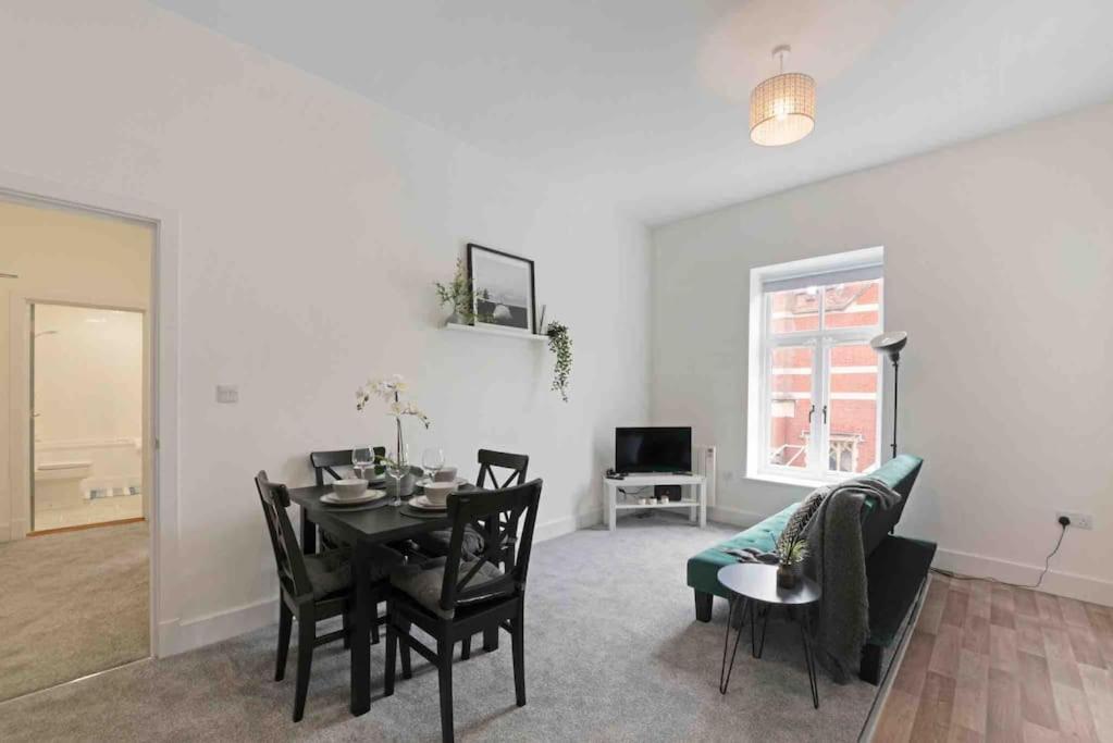 Town Center Apartment In Bishops Stortford Birchanger Exterior foto